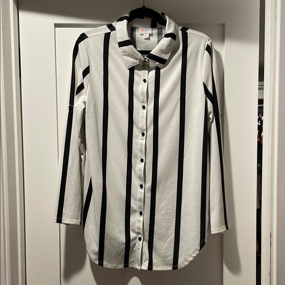 LuLaRoe Black and White Striped Valentina top size medium